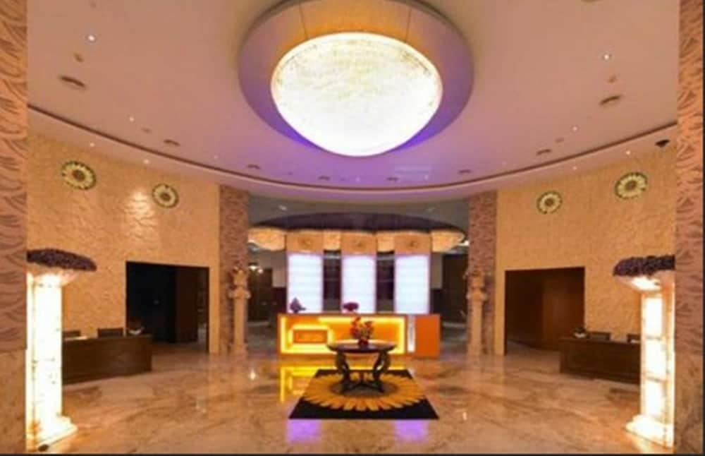 รอยัล ออร์คิด เซ็นทรัล กีรีติ Hotel ฮัมปี ภายนอก รูปภาพ