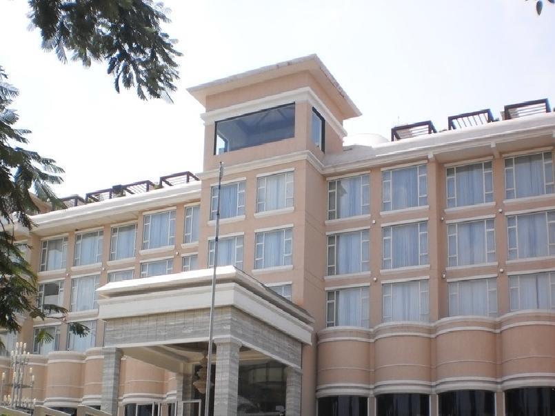 รอยัล ออร์คิด เซ็นทรัล กีรีติ Hotel ฮัมปี ภายนอก รูปภาพ