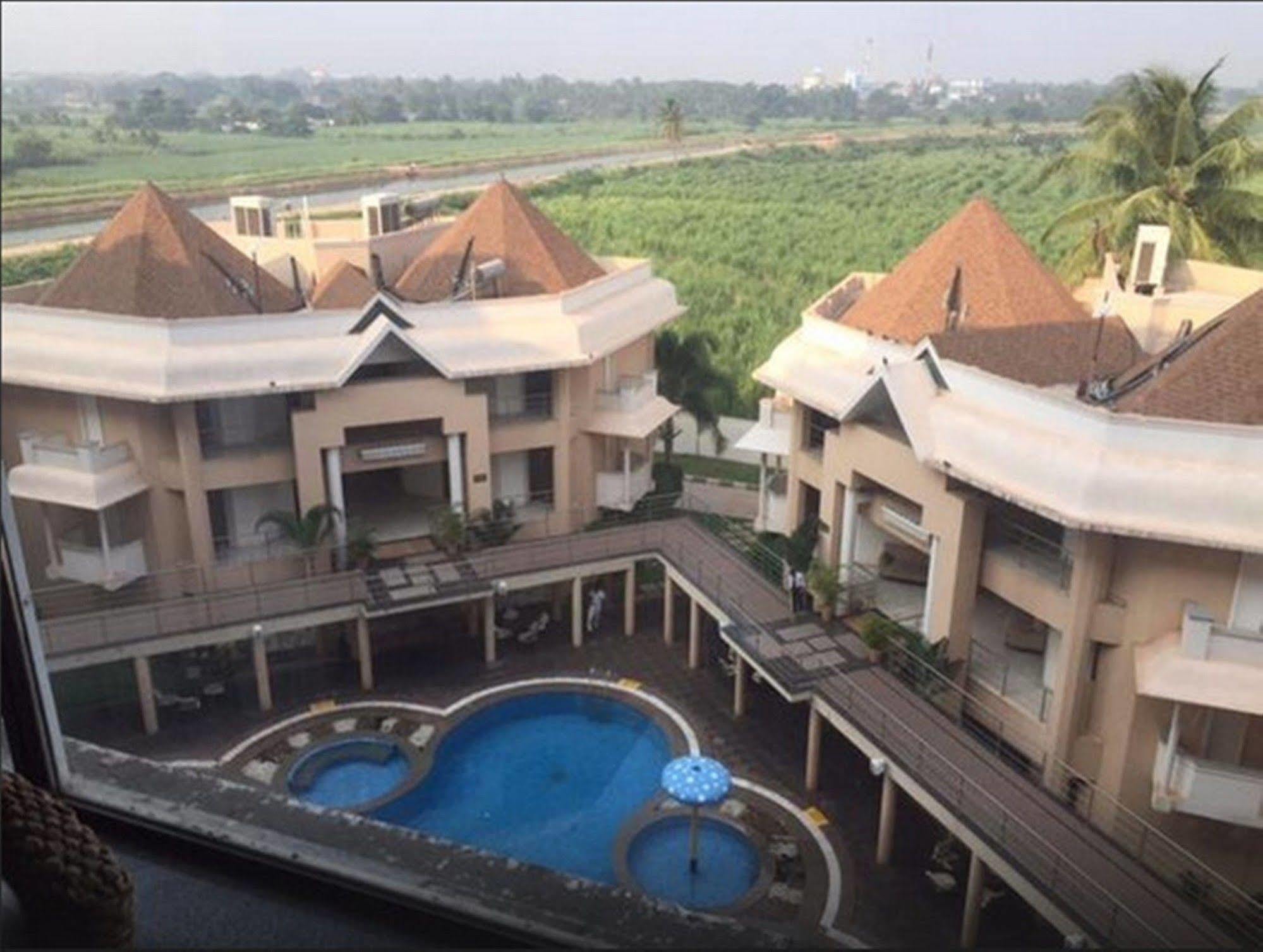 รอยัล ออร์คิด เซ็นทรัล กีรีติ Hotel ฮัมปี ภายนอก รูปภาพ