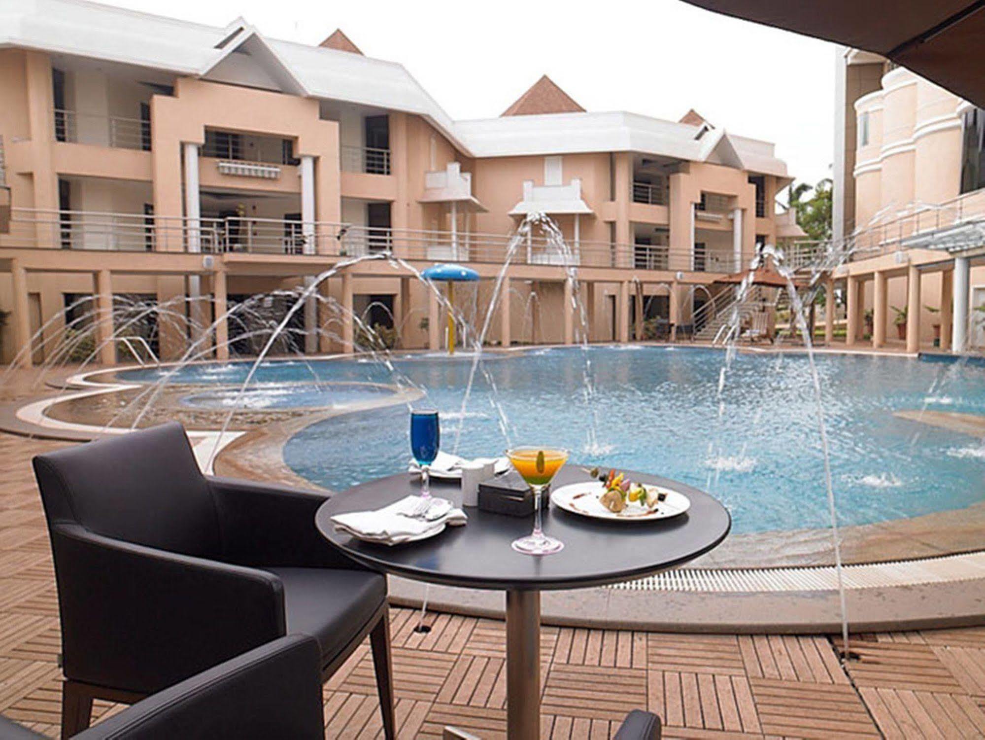 รอยัล ออร์คิด เซ็นทรัล กีรีติ Hotel ฮัมปี ภายนอก รูปภาพ