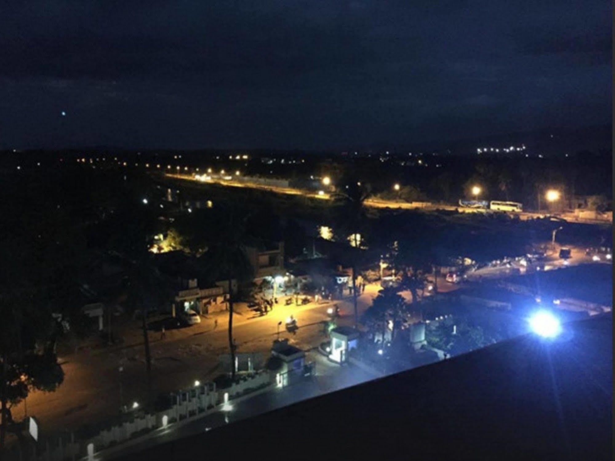 รอยัล ออร์คิด เซ็นทรัล กีรีติ Hotel ฮัมปี ภายนอก รูปภาพ