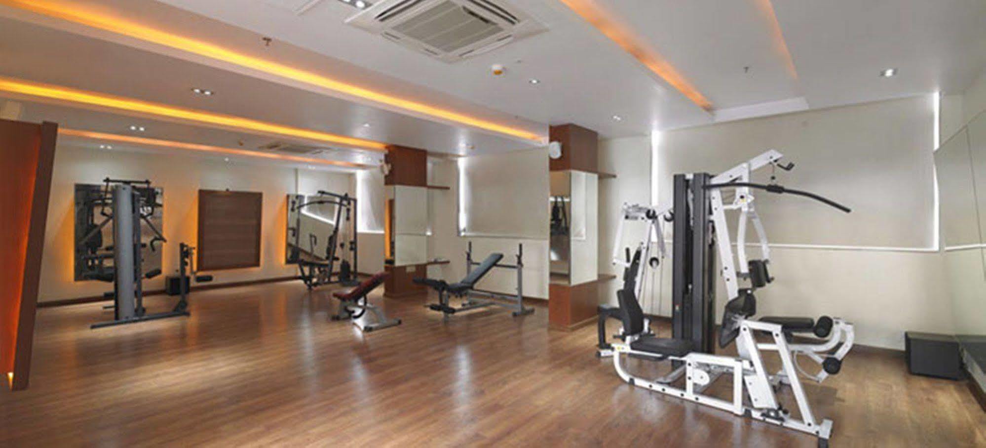 รอยัล ออร์คิด เซ็นทรัล กีรีติ Hotel ฮัมปี ภายนอก รูปภาพ